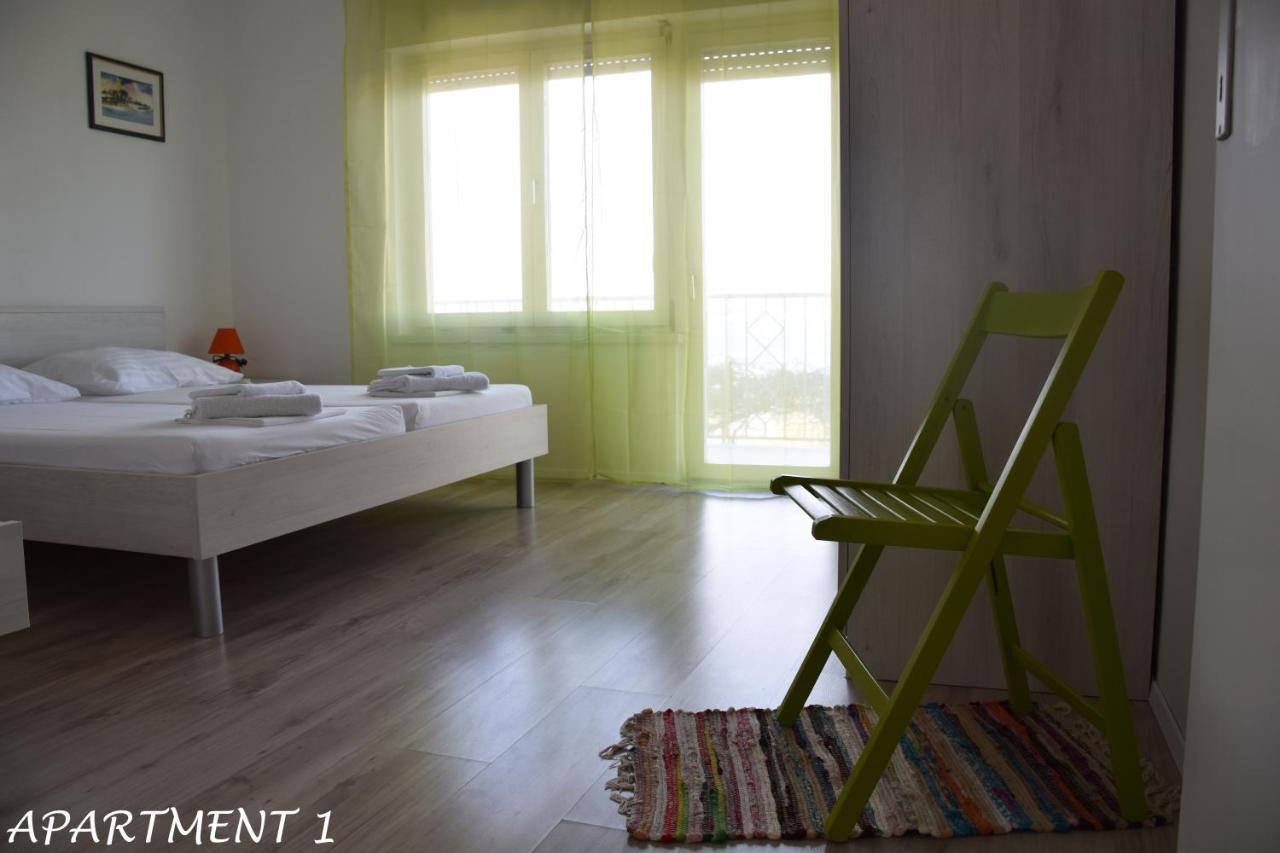 Apartments Luka โตรกีร์ ภายนอก รูปภาพ