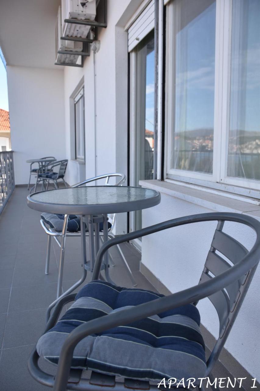 Apartments Luka โตรกีร์ ภายนอก รูปภาพ