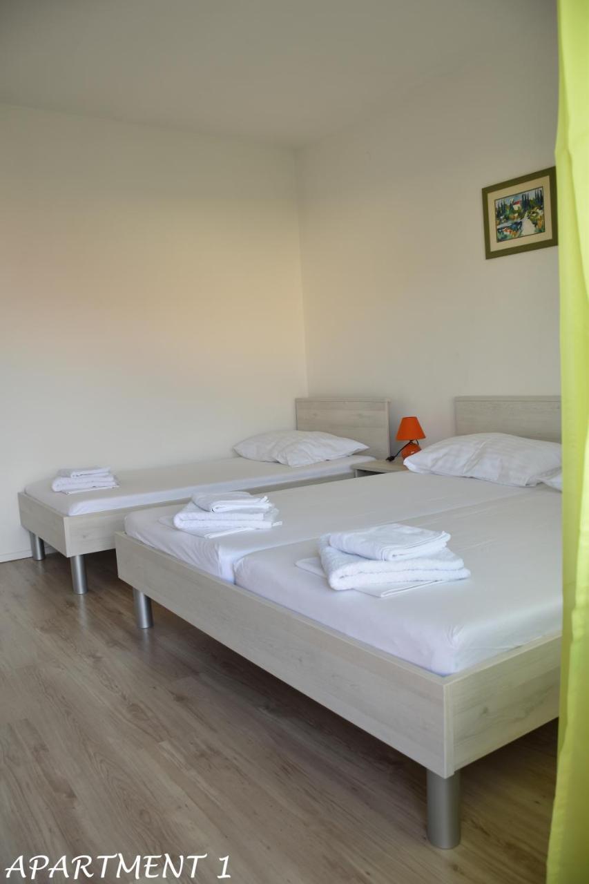 Apartments Luka โตรกีร์ ภายนอก รูปภาพ