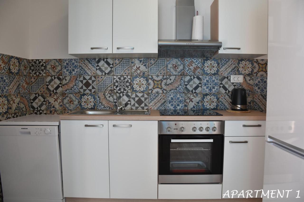 Apartments Luka โตรกีร์ ภายนอก รูปภาพ