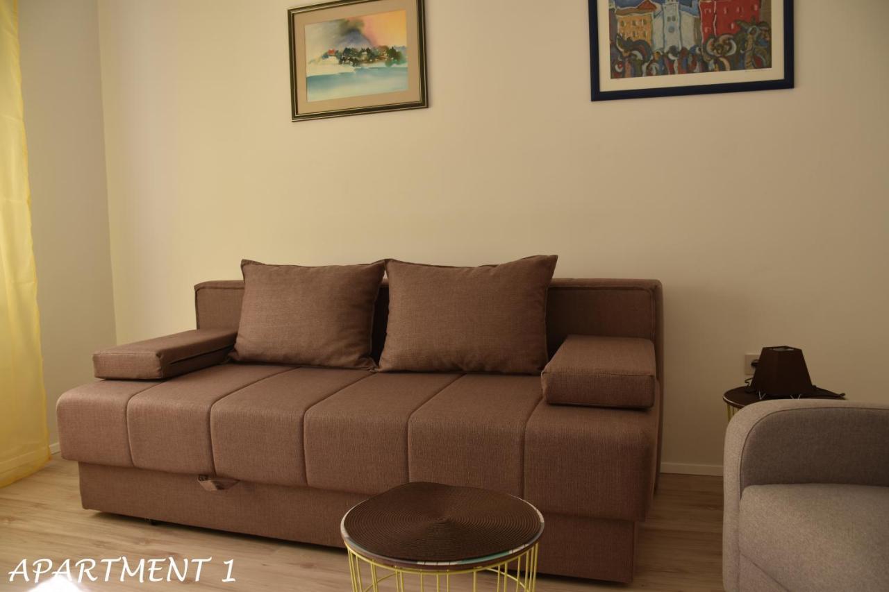 Apartments Luka โตรกีร์ ภายนอก รูปภาพ