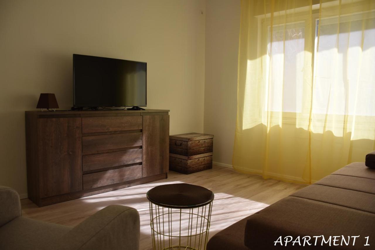 Apartments Luka โตรกีร์ ภายนอก รูปภาพ