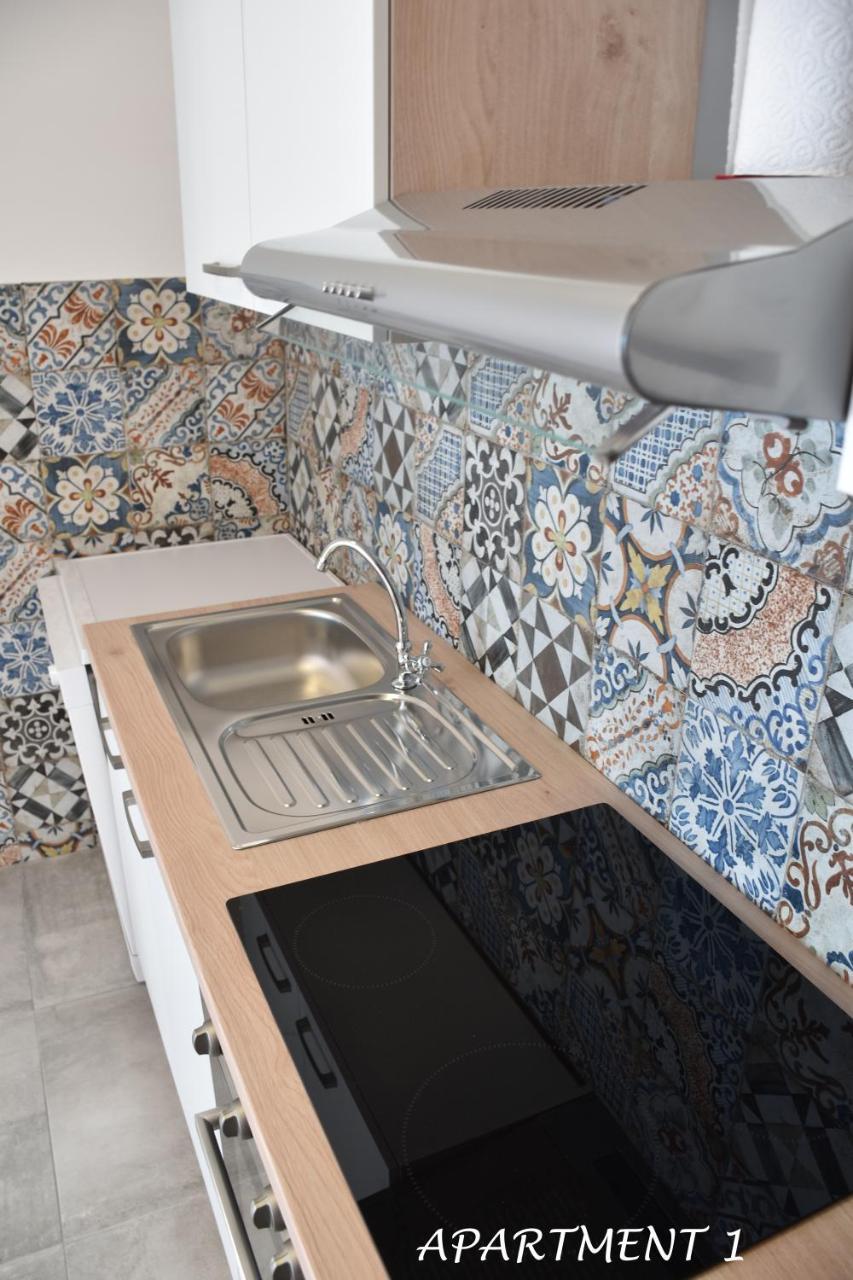 Apartments Luka โตรกีร์ ภายนอก รูปภาพ