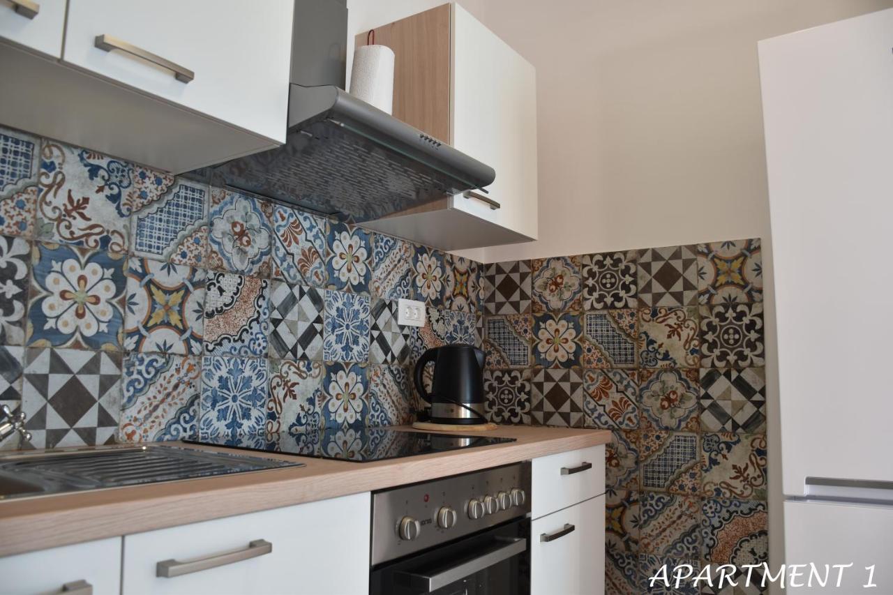 Apartments Luka โตรกีร์ ภายนอก รูปภาพ