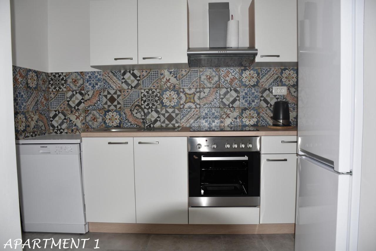 Apartments Luka โตรกีร์ ภายนอก รูปภาพ