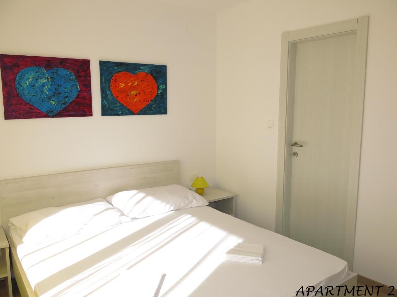 Apartments Luka โตรกีร์ ภายนอก รูปภาพ
