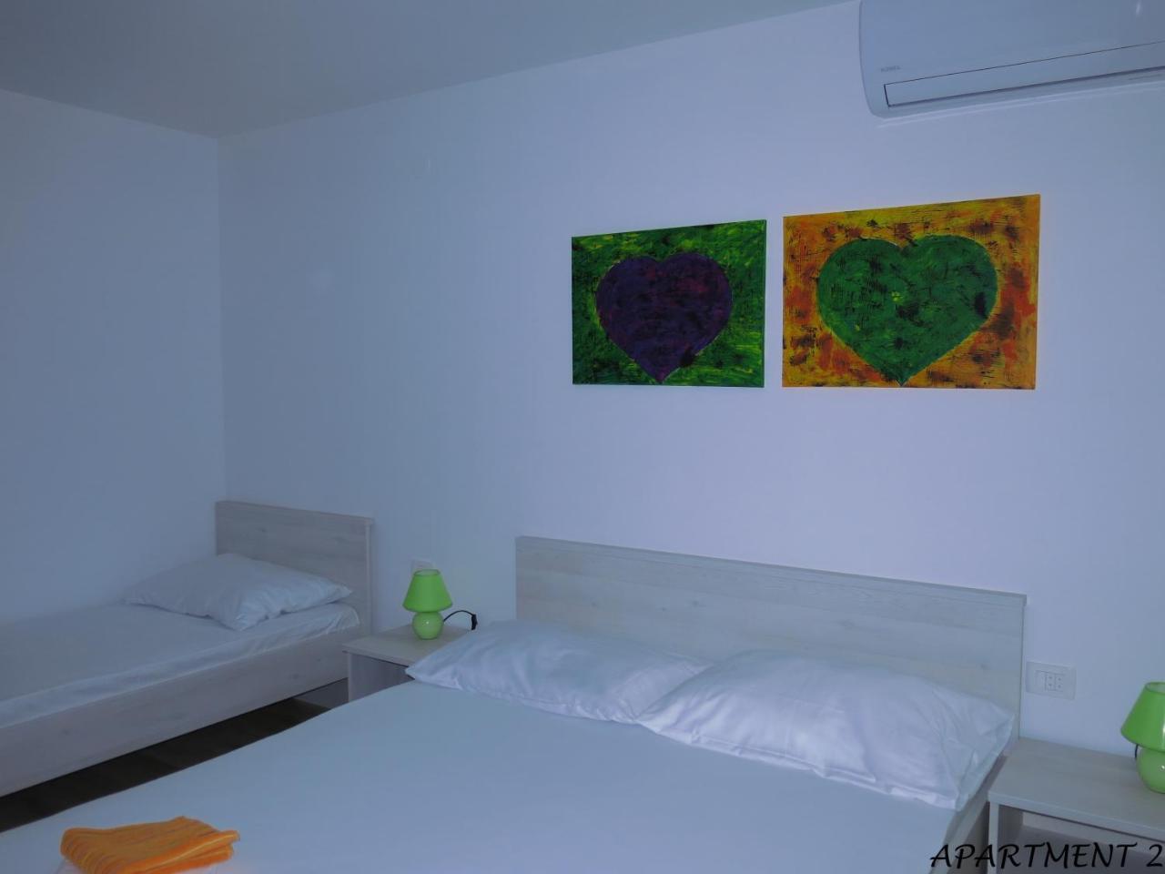 Apartments Luka โตรกีร์ ภายนอก รูปภาพ