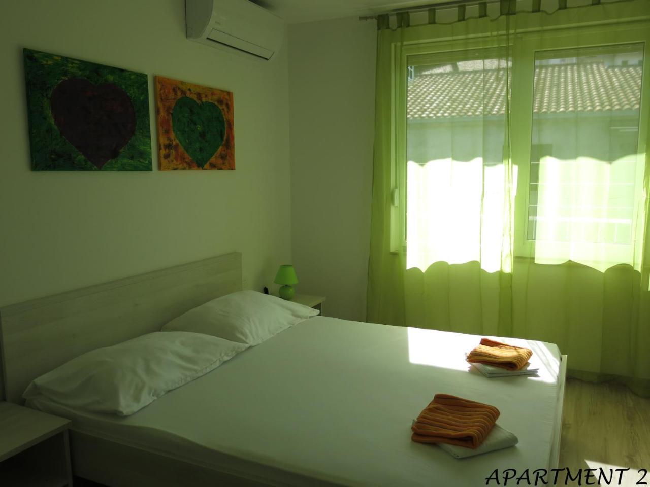 Apartments Luka โตรกีร์ ภายนอก รูปภาพ
