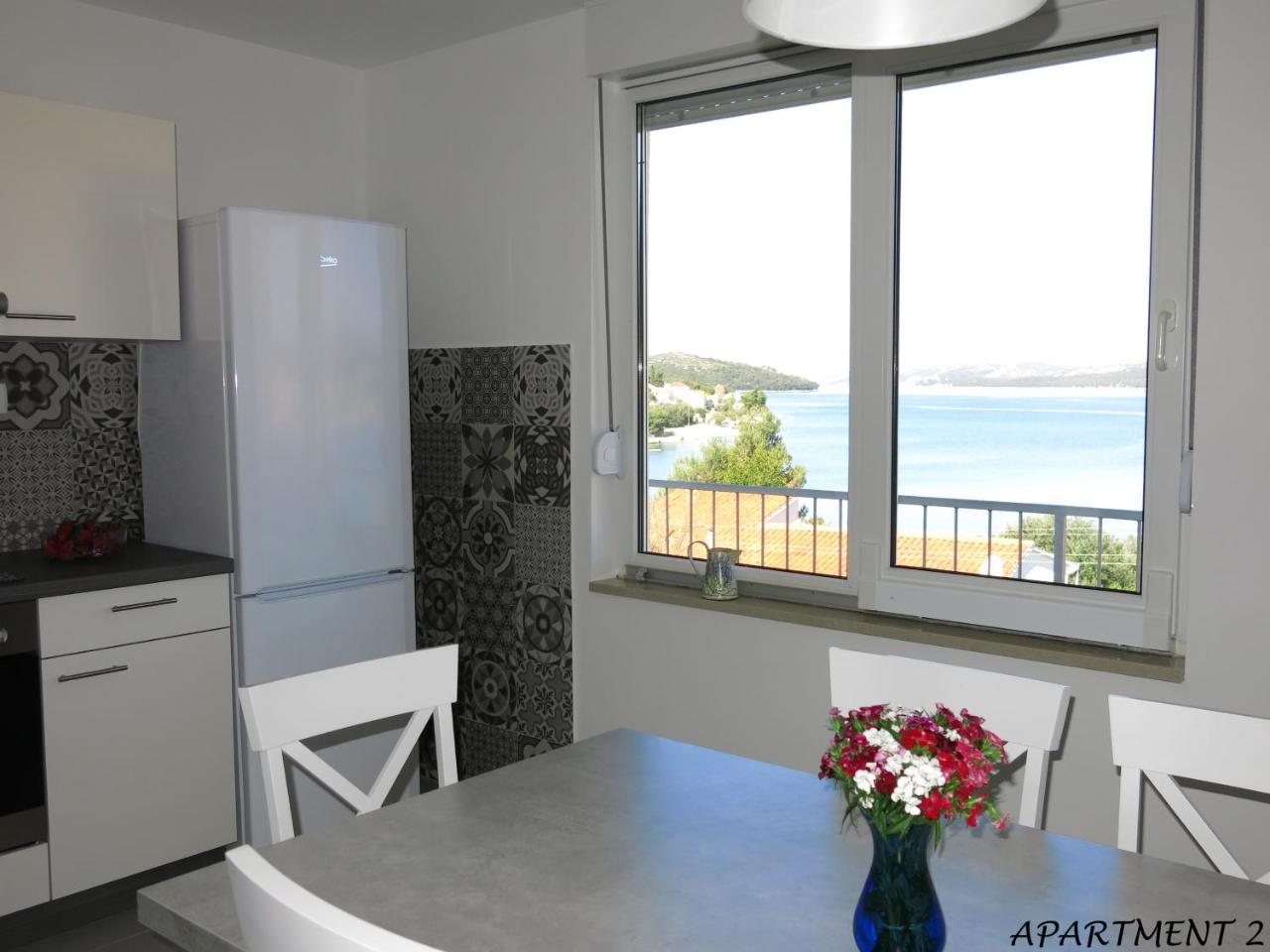 Apartments Luka โตรกีร์ ภายนอก รูปภาพ